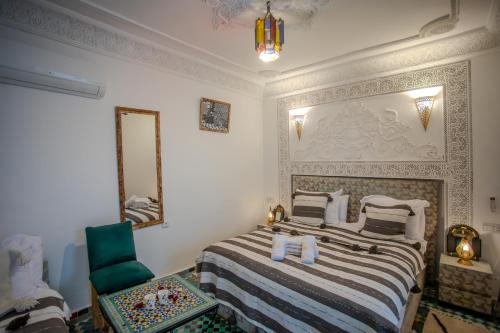 Riad YAMNA - Quiet Desire - image 11