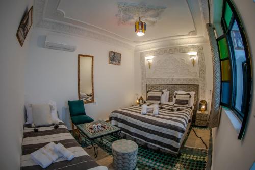 Riad YAMNA - Quiet Desire - image 10