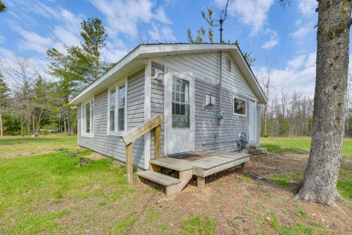 Walk to West Twin Lake: Remote Retreat w/ Yard