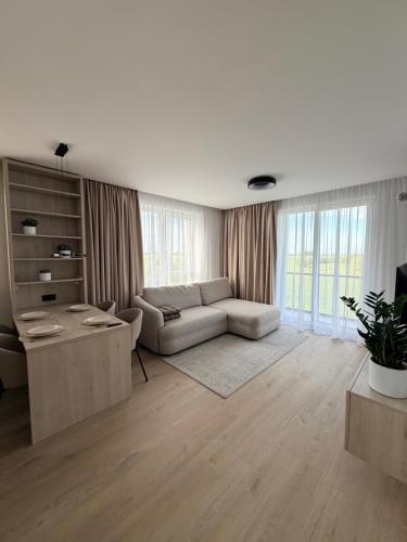 New Apartment with Private Parking , 10 Min Drive to Beach & Self Check-in in Sendvario