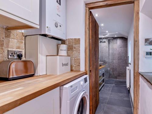 Iekārtas, 1 Bed in Matlock oc-75400 in Middleton (Derbyshire)