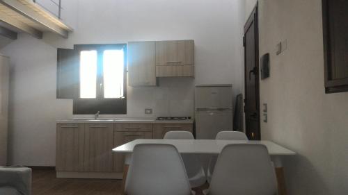 2 bedrooms, 5 beds