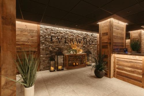 Спа-центр, Everwild Hotel Canmore in Кенмор (Альберта)