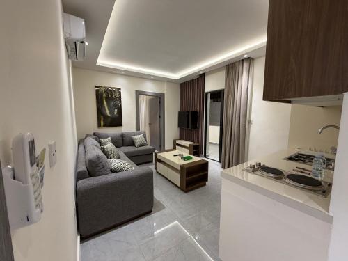 002 JRE apartment with stunning boulevard veiw - image 11