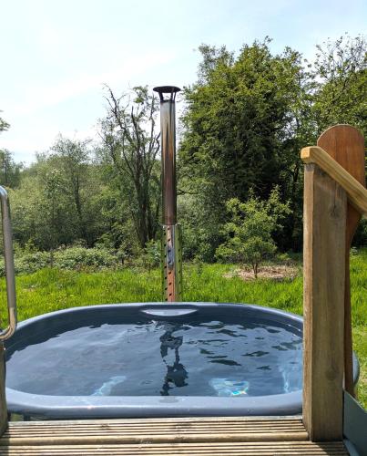 Karstais baseins, Go Eco Glamping in Llanwenog