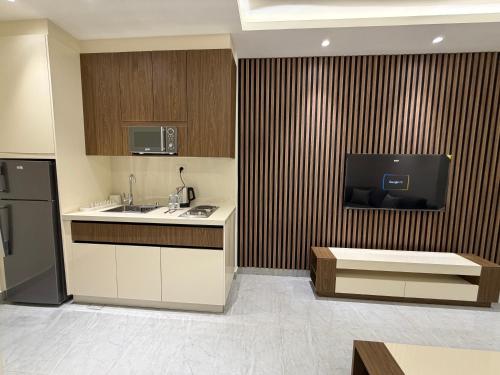 003 JRE apartment with stunning boulevard veiw - image 7