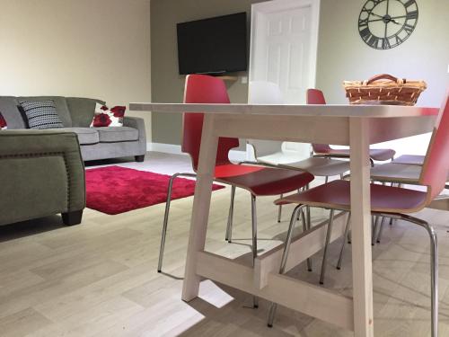 Ashbrook House Apartments - image 7