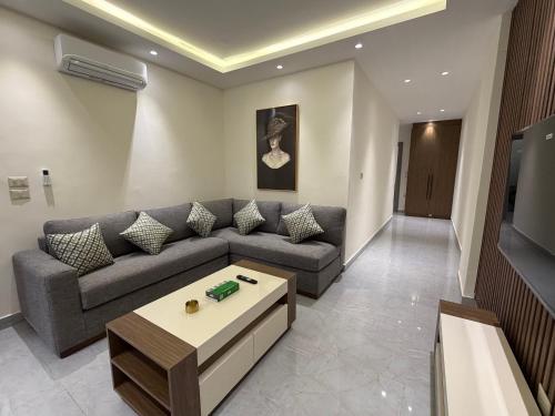 006 JRE apartment with stunning boulevard veiw - image 7