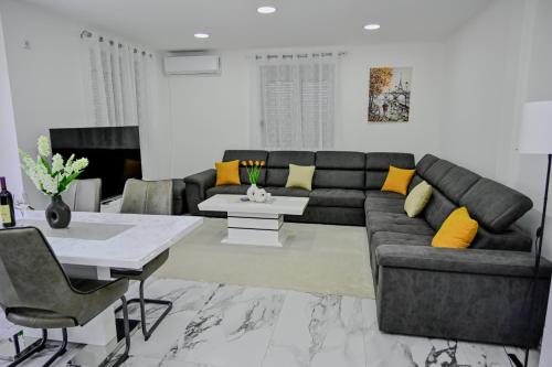 Apartmants Avdic in Ravanj