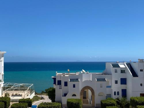 Cozy beachfront apt amazing Grin-Blu view&Barbecue in Gammarth