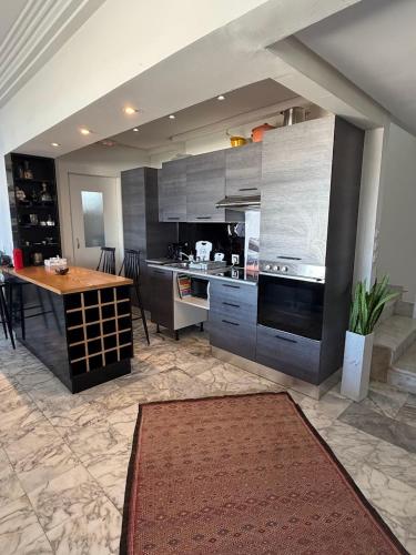 Cozy beachfront apt amazing Grin-Blu view&Barbecue in Gammarth