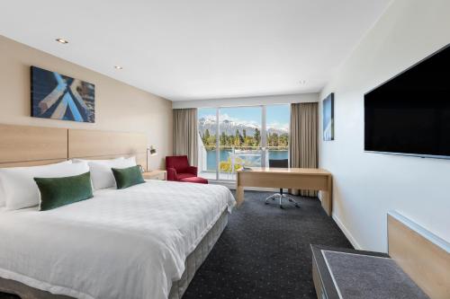Crowne Plaza Hotel Queenstown Room Type - 1 King Standard Lake View