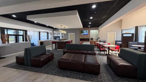 Lobby, Hawthorn by Wyndham Dallas Love Field Airport in Northwest Dallas