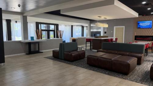 Lobby, Hawthorn by Wyndham Dallas Love Field Airport in Northwest Dallas