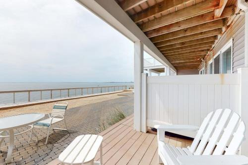 Bayside Beauty - image 25