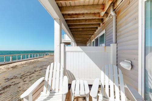Bayside Beauty - image 28