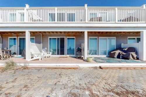 Bayside Beauty - image 33