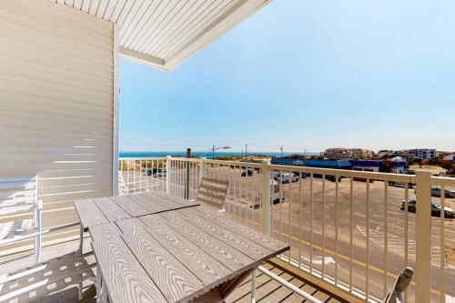 The Sandbridge Dunes - The Wave 205 - Kempsville, VA