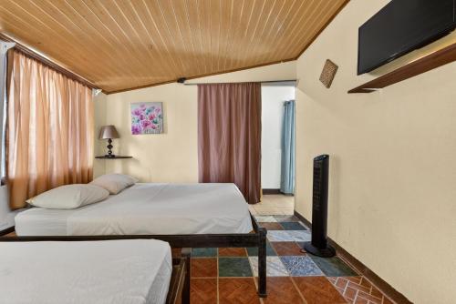 Villa De Los Monos, casitas equipadas en Guanacaste in Playa Grande