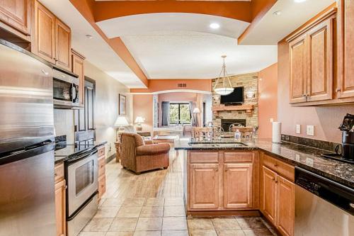 Chula Vista Condo Unit 2645 and 2647 Full Property in Wisconsin Dells, USA