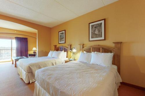 Chula Vista Condo 2446 Fairway Getaway in Wisconsin Dells, USA