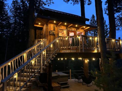 Tree house&hot tub – khách sạn tại Saint Regis (MT)