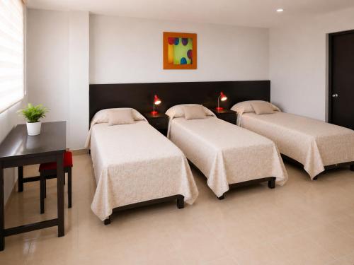 Hotel Mediterraneo Quito - image 2