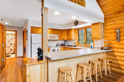 Happy Trails Cabin in Adams, USA