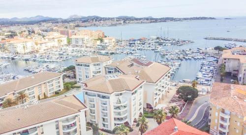 Exterior view, Tres jolie STUDIO A 2 MINUTES DE LA PLAGE ET DU PORT DE Frejus secteur base nature in Frejus Plage