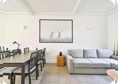 Luxury City of London Family Tourist Professional Accomodation - St Pauls Cathedral - Tottenham Court Road - Oxford Street - Sleeps 8 - image 5