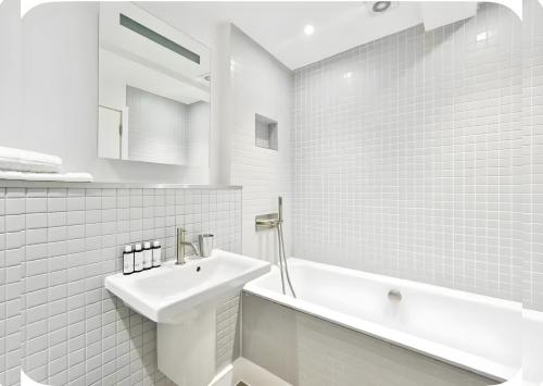 Luxury City of London Family Tourist Professional Accomodation - St Pauls Cathedral - Tottenham Court Road - Oxford Street - Sleeps 8 - image 3