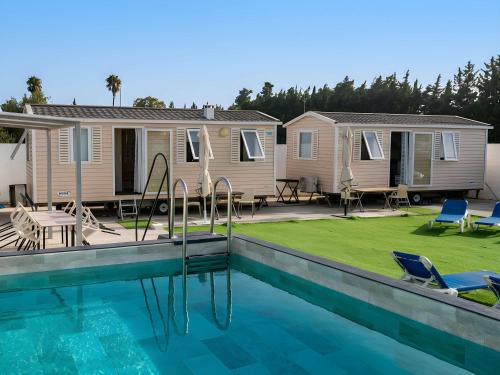 2 Bungalows con Piscina Privada Aire Acondicionado y Garaje