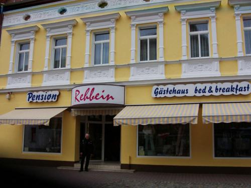 B&B Calbe an der Saale - Gaestehaus Rehbein - Bed and Breakfast Calbe an der Saale