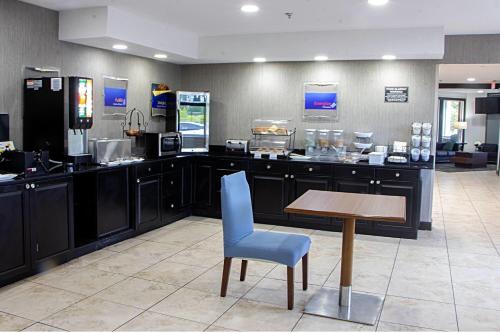 Best Western Toledo South Maumee - image 37