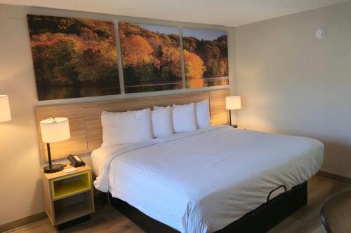 Econo Lodge Scottsboro - image 18