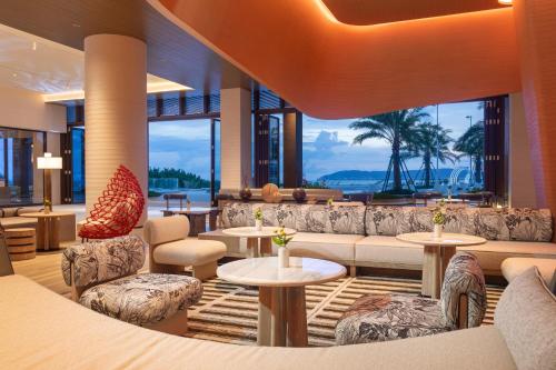 Pub/Hol, Holiday Inn Hotel And Suites Sanya Yalong Bay By IHG in Sanya