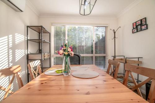 3 bedroom Townhouse at Dundas in Dundas Valley