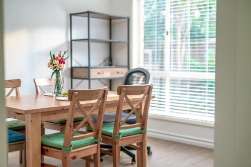3 bedroom Townhouse at Dundas in Dundas Valley