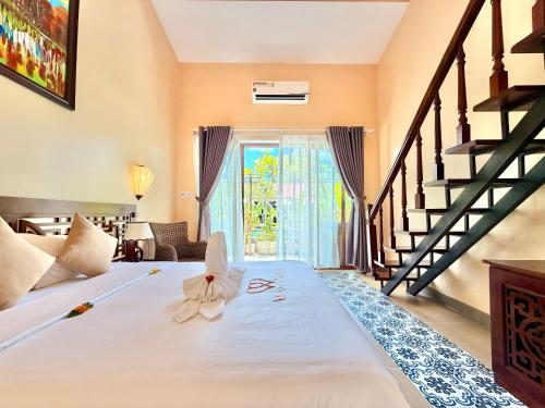 B'Hoian Retreat in Cam Thanh