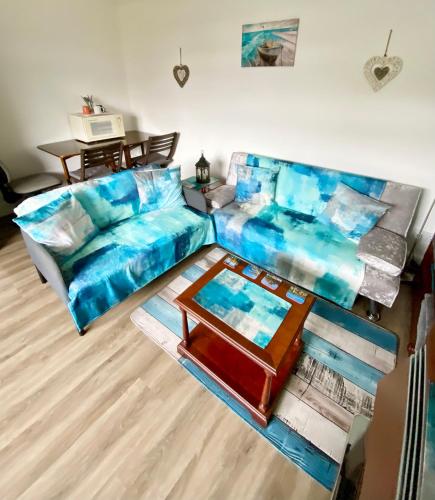 2 bedrooms in a house with free parking in Делкейт