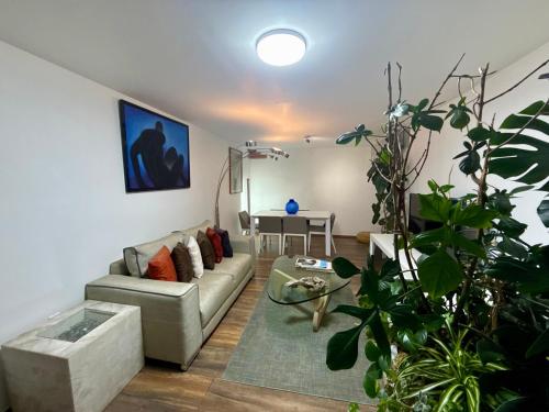 Stylish & Vibrant Apt in the Heart of Roma Norte
