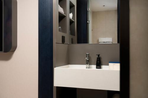 Atour Light Hotel Xi'an Hepingmen Underground Station Huancheng South Road - image 3