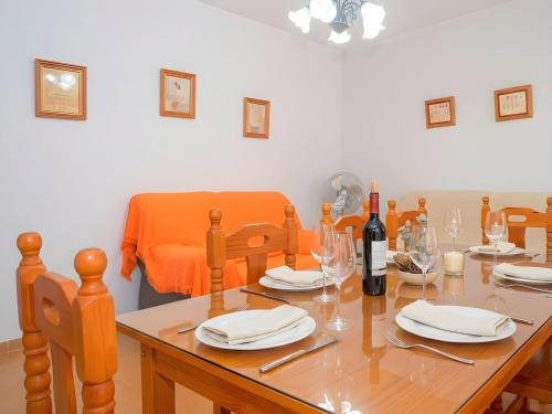Moderno Apartamentos con Garaje Balcones y Aire solo familias y parejas