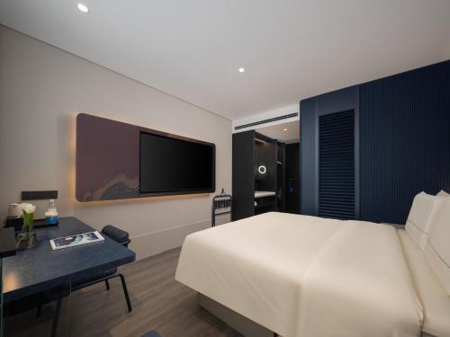 Atour Light Hotel Xi'an Qujiang MixC - image 2