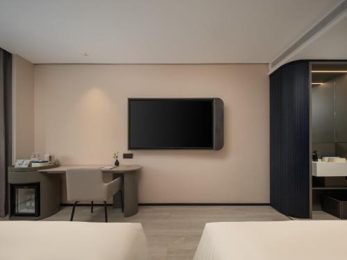Atour Light Hotel Xi'an Hepingmen Underground Station Huancheng South Road - image 4