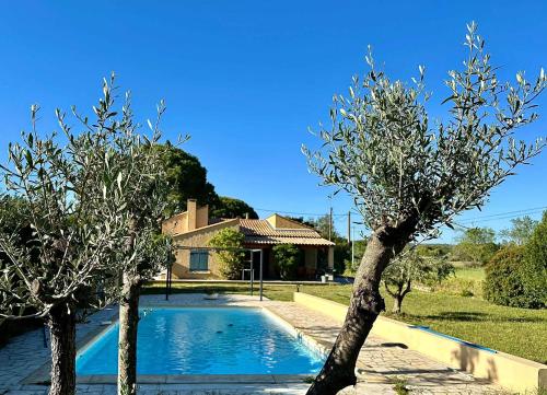 Viesnīcas āriene, Villa Uzès, La maison au bout du chemin (Villa Uzes, La maison au bout du chemin) in Montaren-et-Saint-Mediers