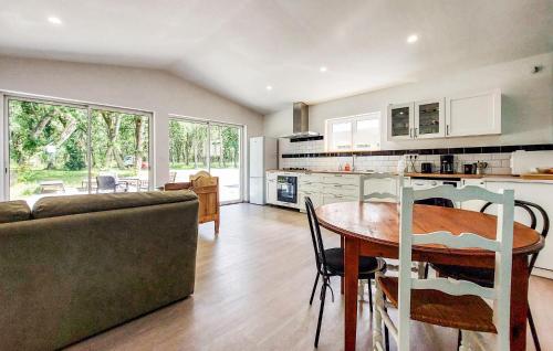 кухня, Luxueuse Villa Avec Piscine in Saint-Laurent-de-la-Prée