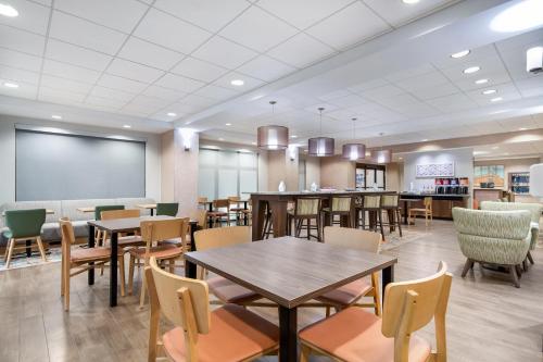Hampton Inn Uvalde - main image