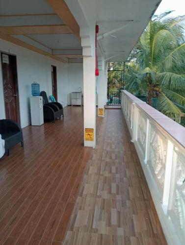 Bulls Guesthouse with seaview in Toledo City