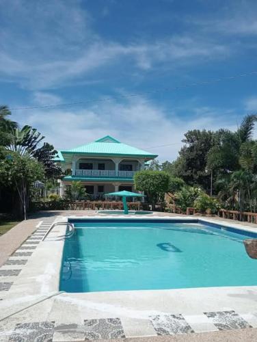 Swimming pool, Bulls Guesthouse with seaview in Toledo City